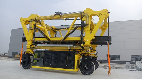 集装箱跨运车具有多种独特功能