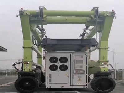 电动跨运车在物流行业的效能与价值